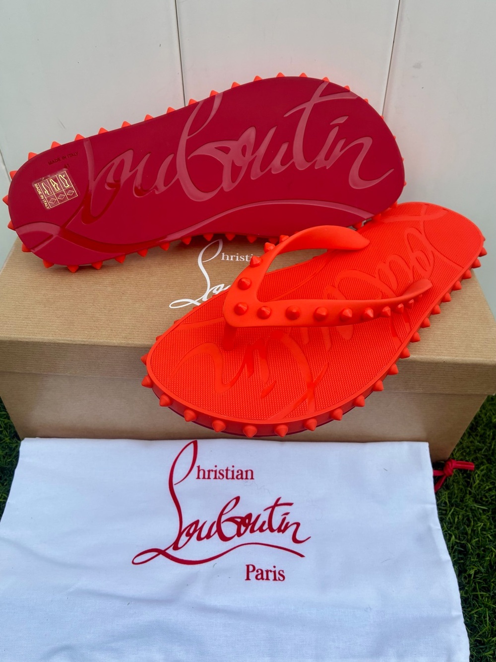 CHRISTIAN LOUBOUTIN SUPER LOUBI FLIP DONNA FLAT ORANGE RUBBER SANDALS SPIKES 41